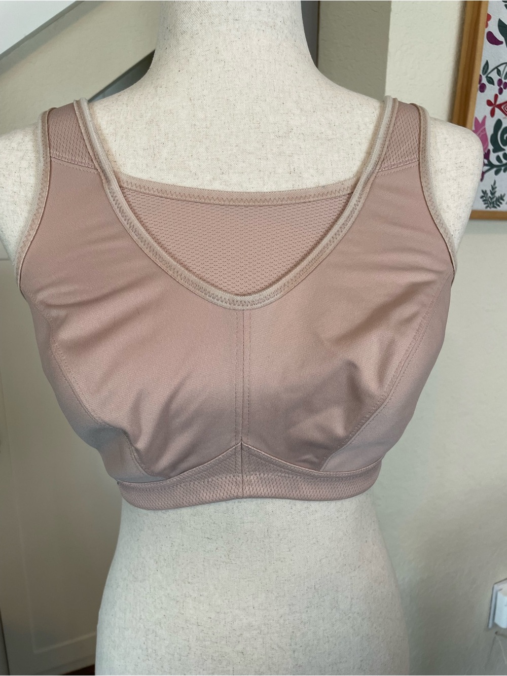 GLAMORISE No Bounce Camisole Wireless Sports Bra Tan Beige Nude Full Figure 34DD